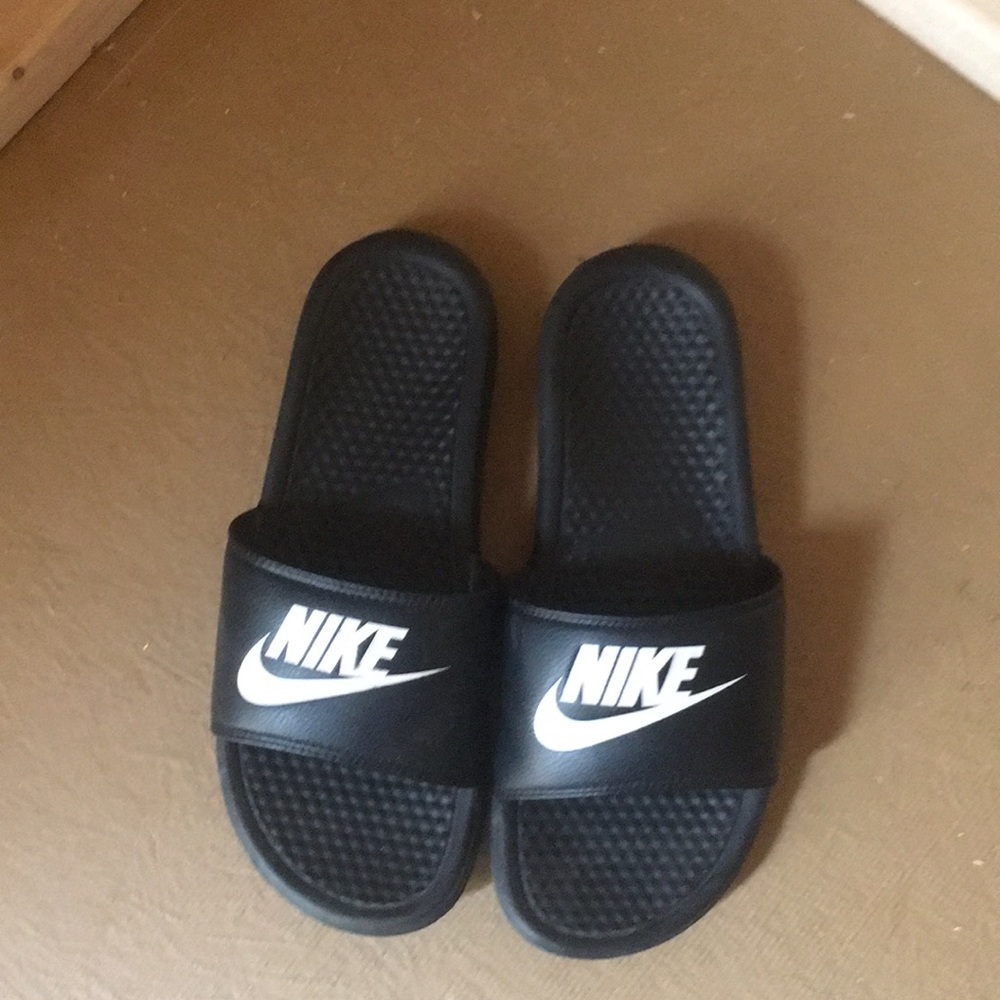 Nike size 8 slip ons